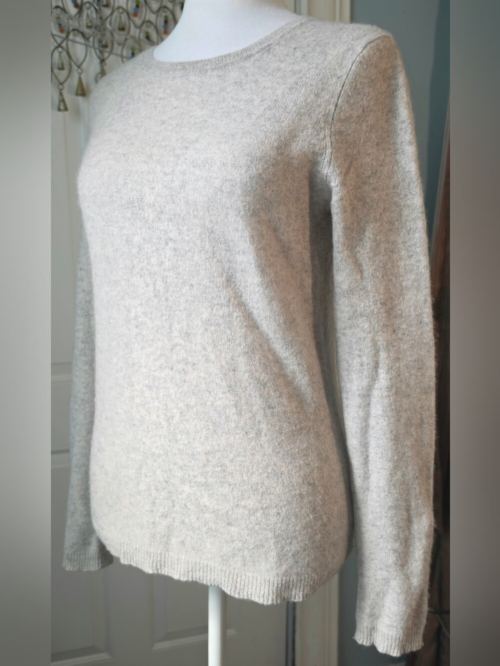 Adrienne Vittadini 2 Ply Cashmere Crewneck Sweater Womens M Oat Grey Soft Cozy